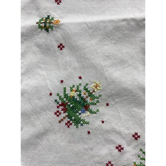 Christmas Table Runner Cross Stitch Embroidered Trees Teddy Bear Lace Trim White - Picture 7 of 14